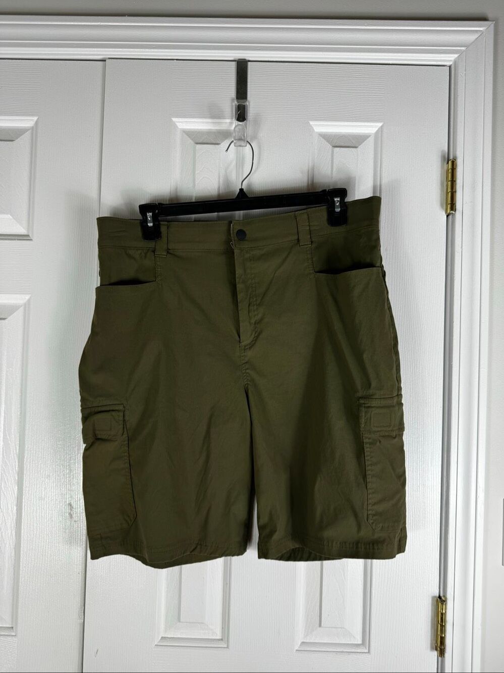 Orvis Mens Green Stretch Tech Cargo Hiking Olive Shorts Size 38